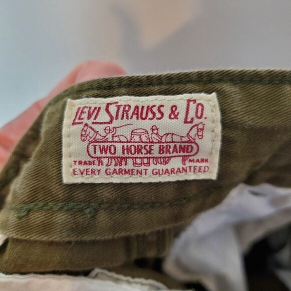 LEVI'S 32‎ Army Green Cargo Shorts Snap pockets 100% cotton - Picture 3 of 8